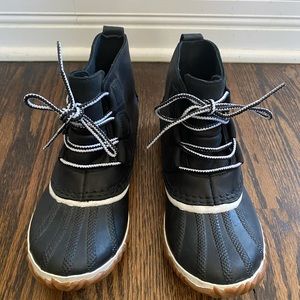 NEW Sorel Out N About Boots/ ankle bootie